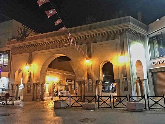 صيانة شبكة التنوير العمومي بالمنطقة البلدية
